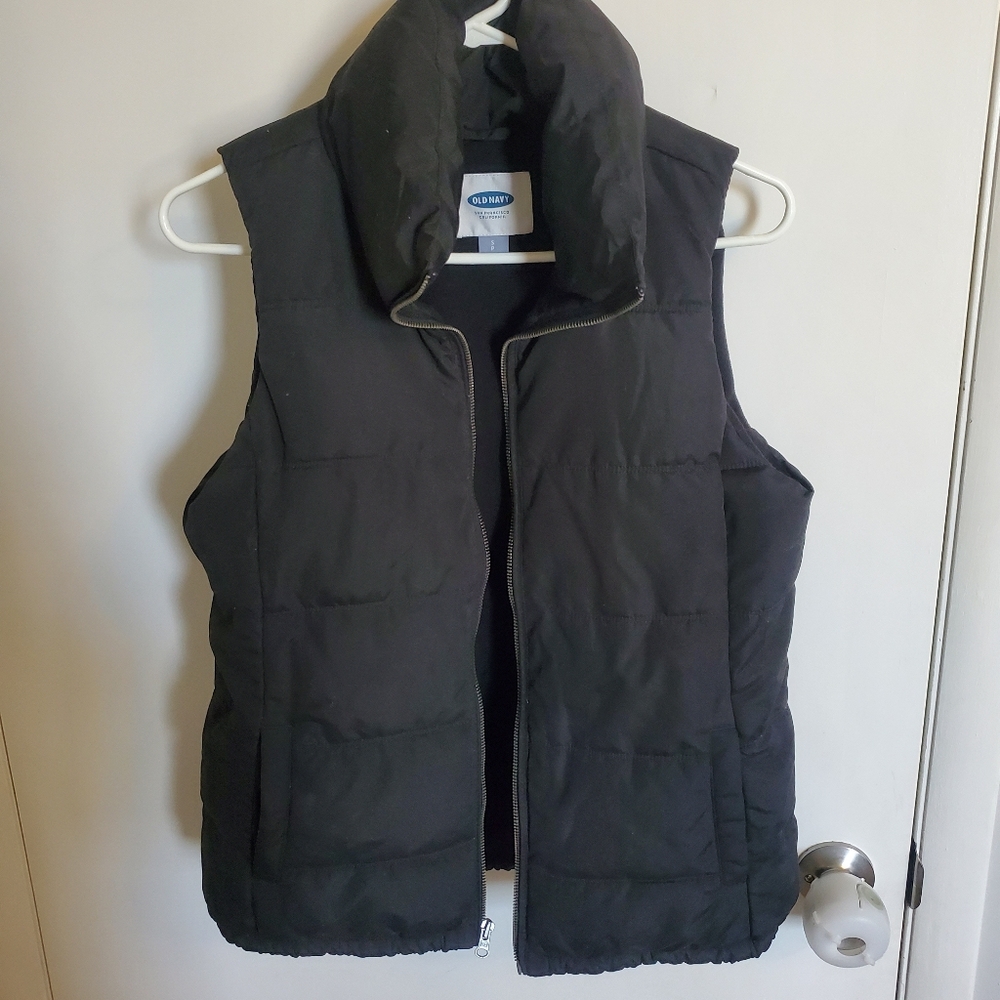 Old Navy Black Puffer Vest